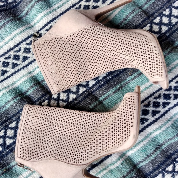 CL Jamboree sandals, US8 Peep Toe, Tan, USED - Picture 2 of 4